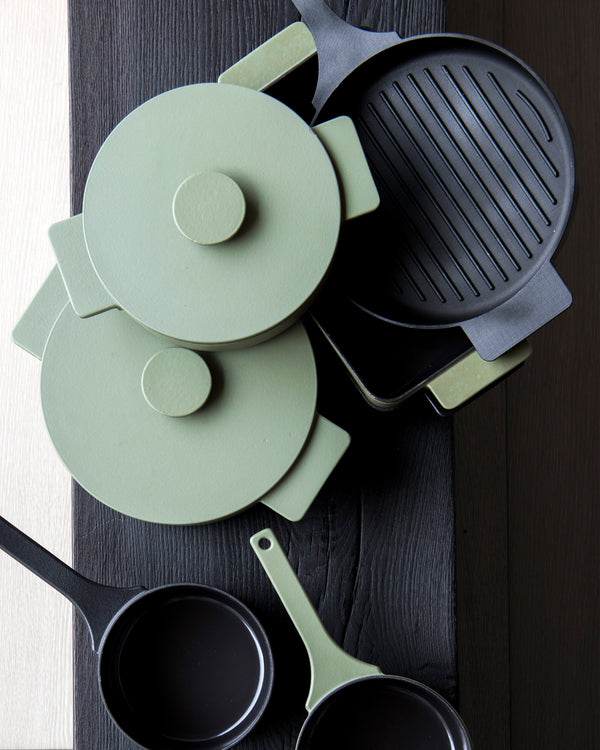 Surface cookware