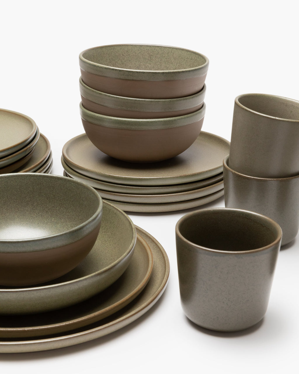 Full Set 24 pieces - Surface tableware by Sergio Herman - camogreen