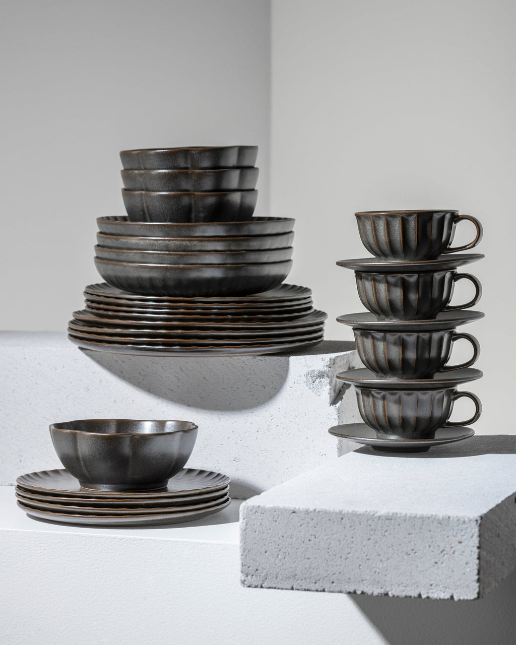 Full Set 28 pieces - Inku Tableware by Sergio Herman - green